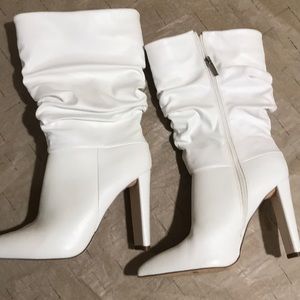 Mid-calf Heeled Boot